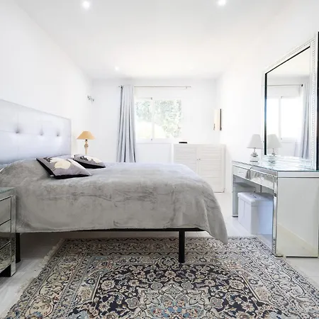 Apartment Close To The With A Roof Terrace