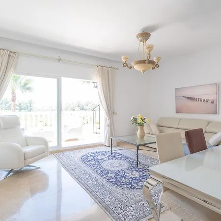 Close To The With A Roof Terrace Appartamento Estepona