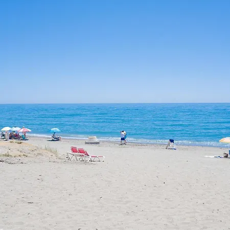 Close To The With A Roof Terrace Appartamento Estepona