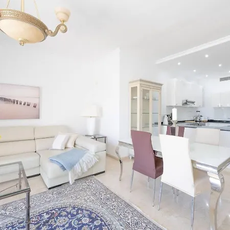 Close To The With A Roof Terrace Apartment *